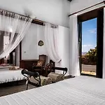 Histórica Con Molino De Viento Villa