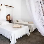 Villa Histórica Con Molino De Viento *