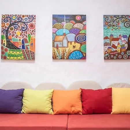 Historica Con Molino De Viento *