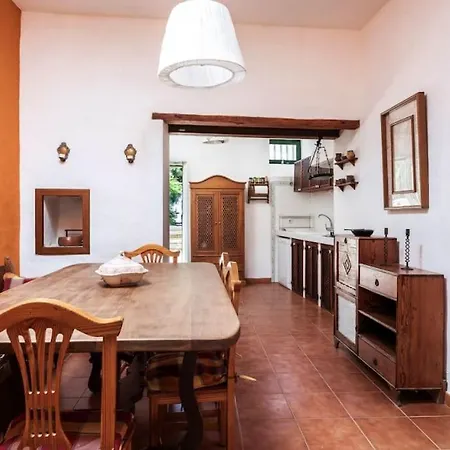 Historica Con Molino De Viento أنتيغوا