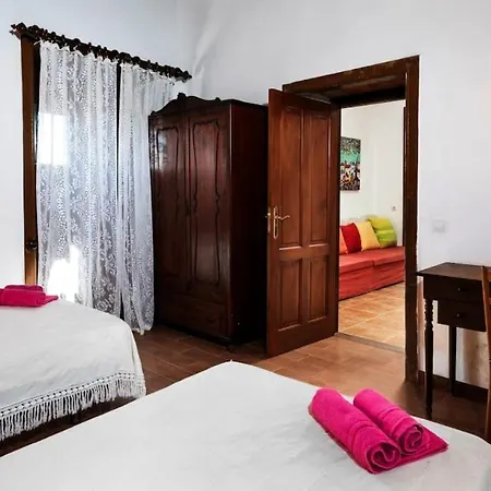 Villa Histórica Con Molino De Viento Antigua (Fuerteventura)