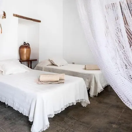 Villa Histórica Con Molino De Viento *